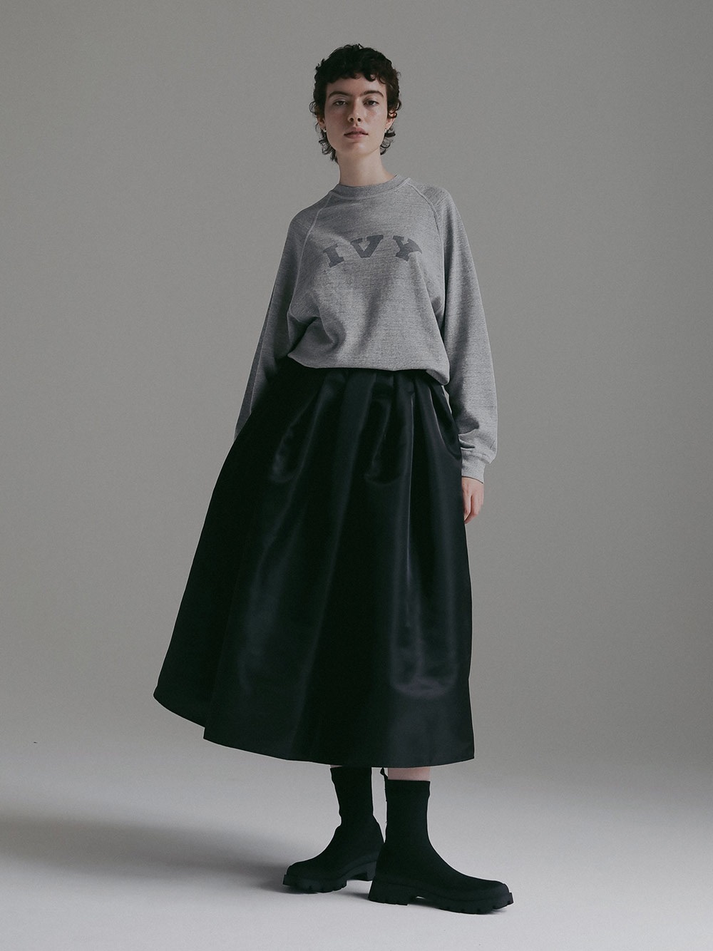 シャイニーギャザーフレアスカート