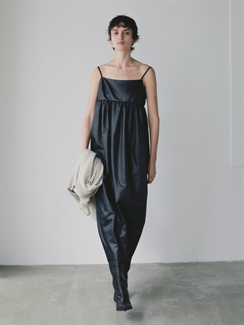 コクーンワンピース