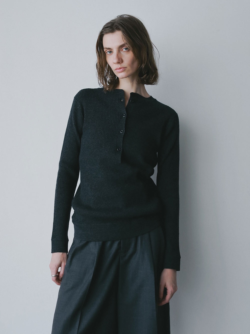 ウールヘンリーネックニットプルオーバー(10チャコールグレー-フリー)