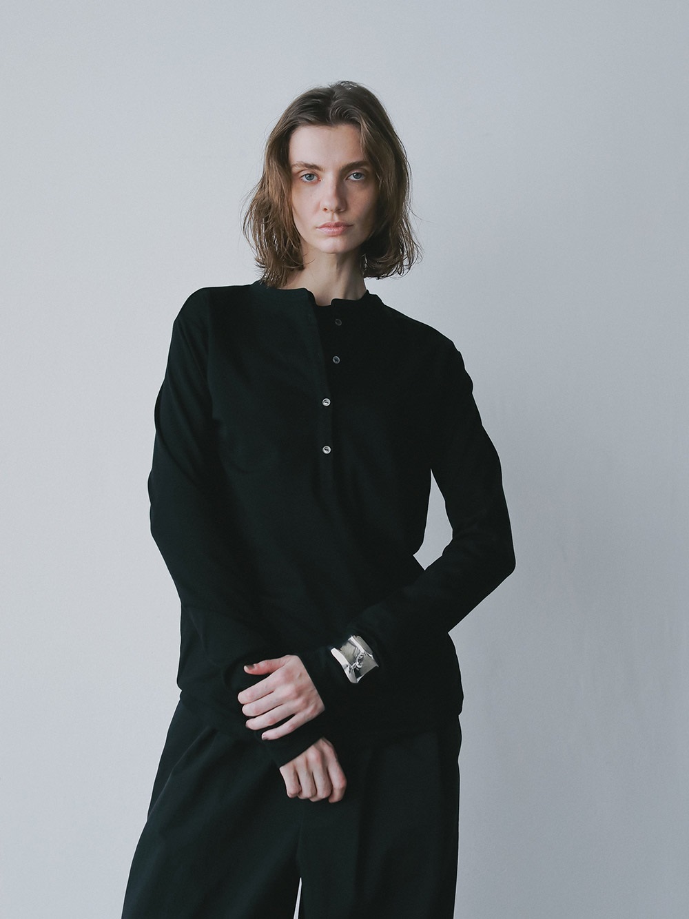 コットンヘンリーネックプルオーバー