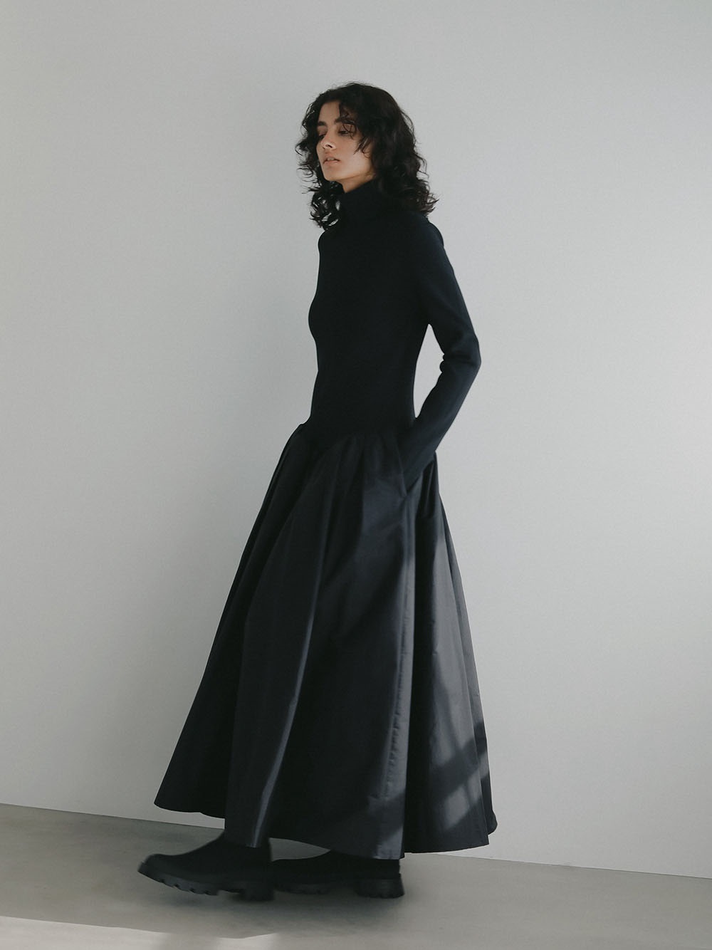 <1月下旬お届け>ギャザーフレアドッキングワンピース [Preorder](00ブラック-２)