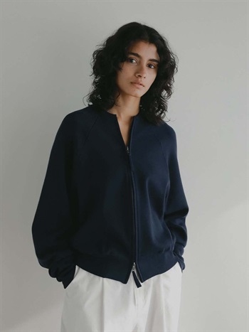 ニットジップアップブルゾン