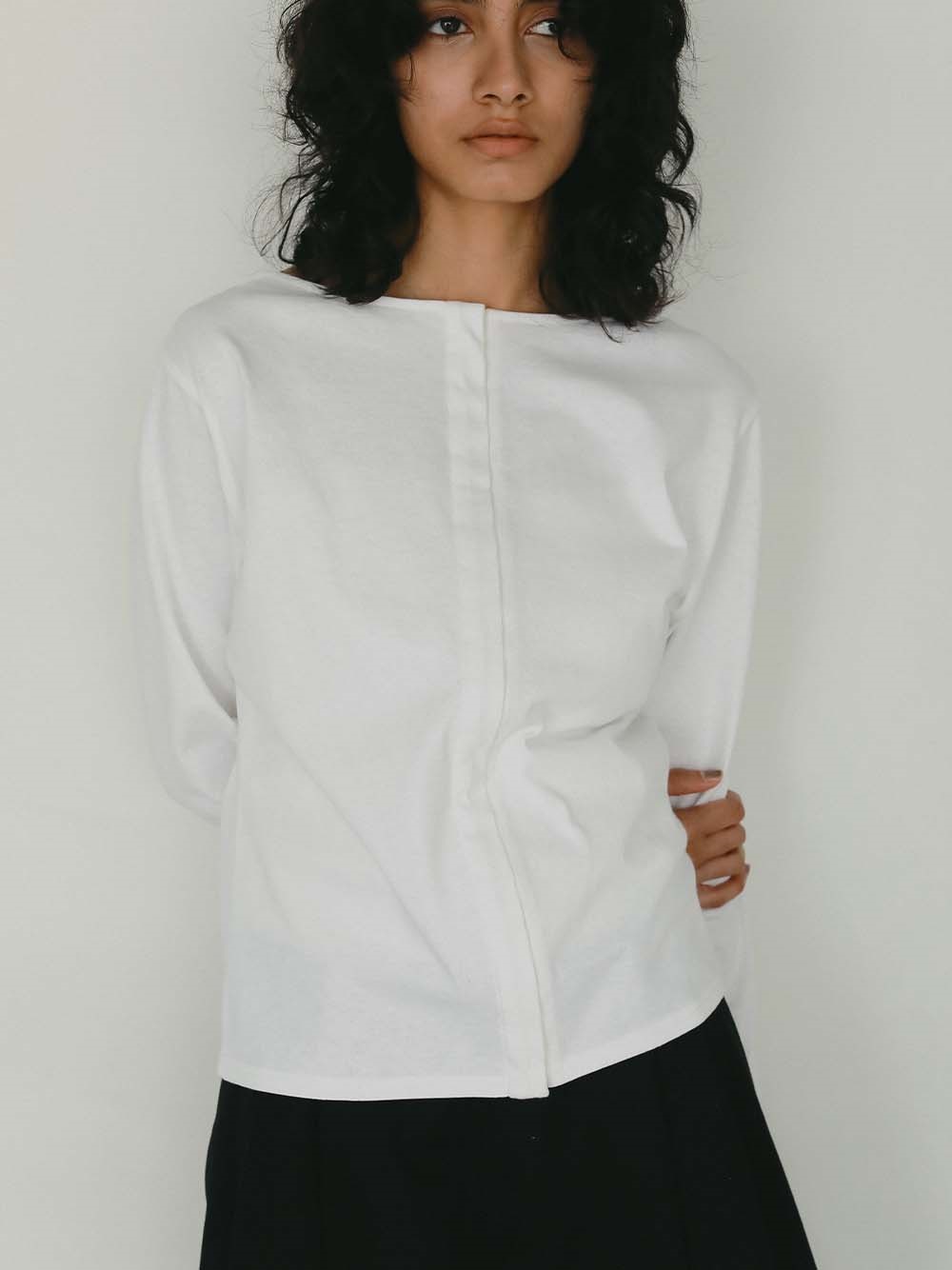 フロントホックプルオーバー