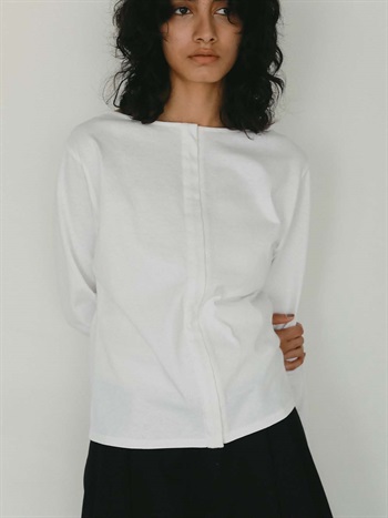 フロントホックプルオーバー