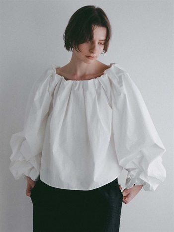 ＜予約＞ボリュームスリーブオフショルブラウス(01オフホワイト-フリー-[Preorder] 4月中旬頃のお届け)