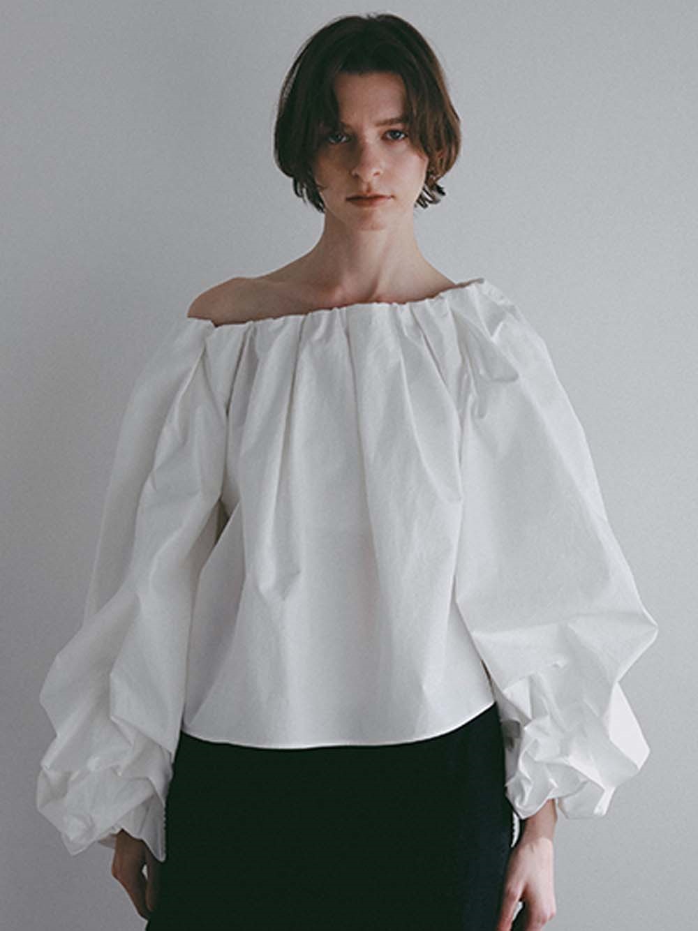 ＜予約＞ボリュームスリーブオフショルブラウス