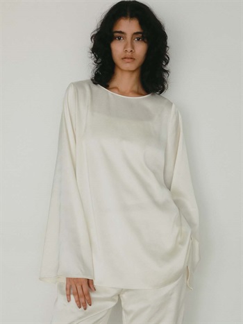 サテンフレアスリーブブラウス(01オフホワイト-フリー)