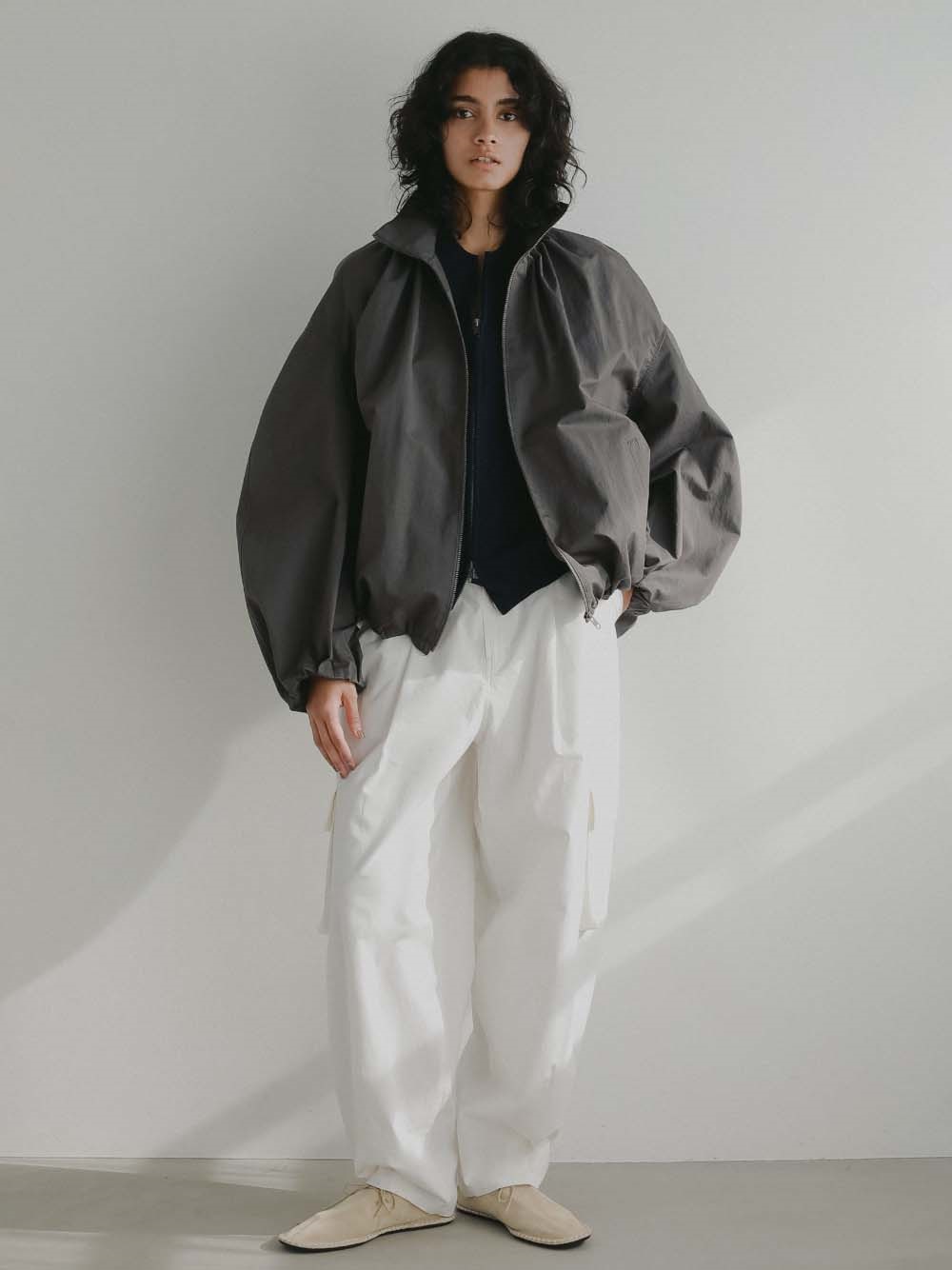 ＜3月26日（木）販売開始＞フォルムカーゴパンツ(01オフホワイト-１)