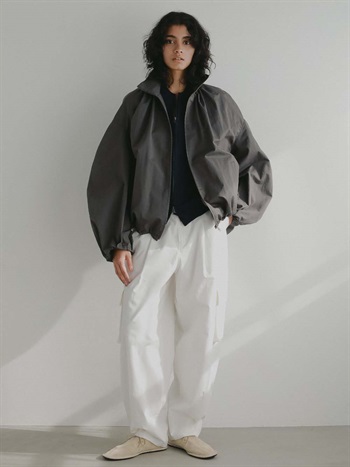 ＜3月26日（木）販売開始＞フォルムカーゴパンツ(01オフホワイト-１)