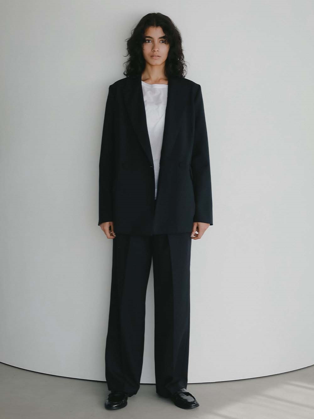 タックストレートパンツ